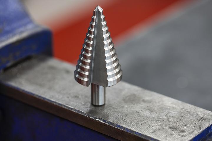Produktbild RS PRO Stufenbohrer 8-38mm 3mm-Stufen (11 mm, 14 mm, 17 mm, 20 mm, 23 mm, 26 mm, 29 mm, 32 mm, 35 mm, 38 mm, 8 mm)