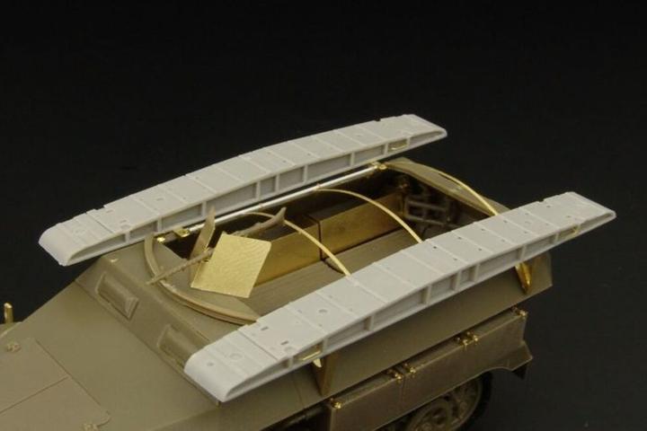Actual product image Hauler Sd Kfz 251-7 Storm bridge