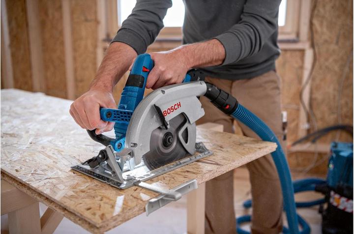 Productafbeelding Bosch Professional GKS 18V-70 L snoerloze handcirkelzaag (2xPC5,5Ah) (06016B9002)