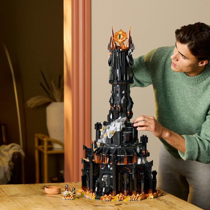 Immagine prodotto LEGO Il Signore degli Anelli: Barad-dûr (10333, LEGO Icons, Set LEGO rari)
