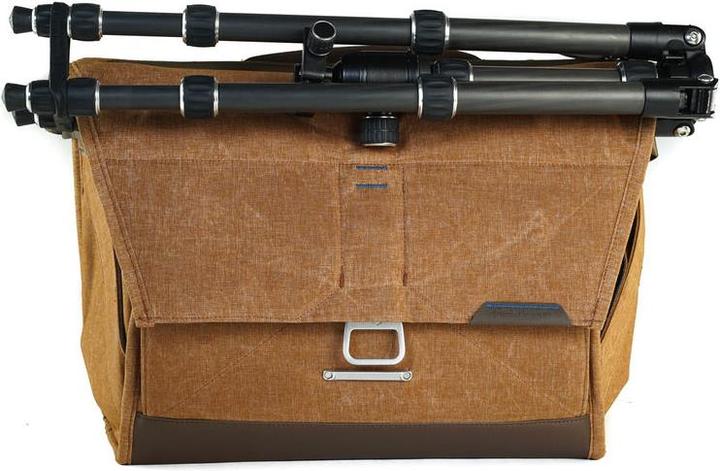 Actual product image Peak Design Everyday Messenger 15" Heritage Tan (Camera shoulder bag)