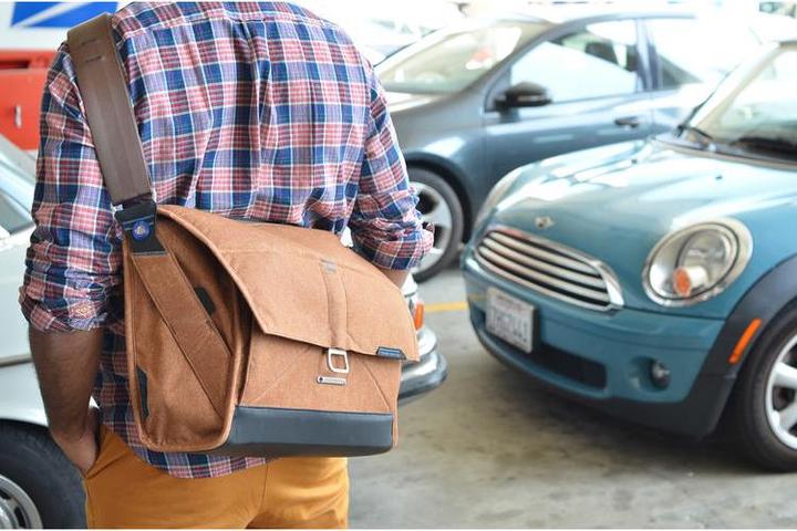 Actual product image Peak Design Everyday Messenger 15" Heritage Tan (Camera shoulder bag)
