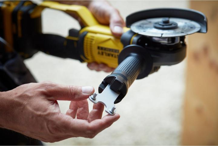 Produktbild Stanley angle grinder 125mm 18V V20 2x4,0Ah SFMCG400M2K (125 mm)