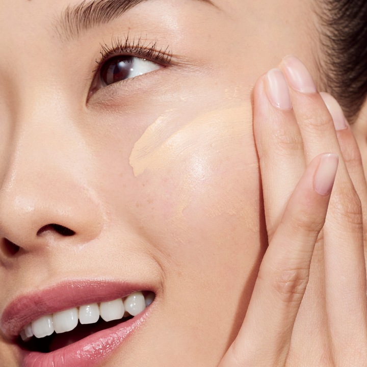 Produktbild Clinique Even Better Clinical Vitamin Makeup SPF 50 (2, Medium Cool)