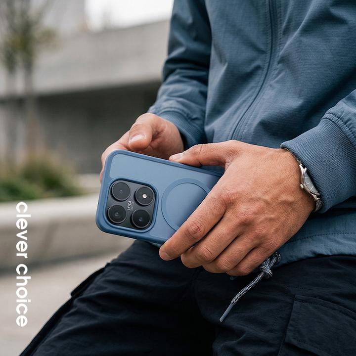 Actual product image Crong Hybrid Matte Magnetic - Etui MagSafe Xiaomi 17 (niebieski) (Xiaomi 17)