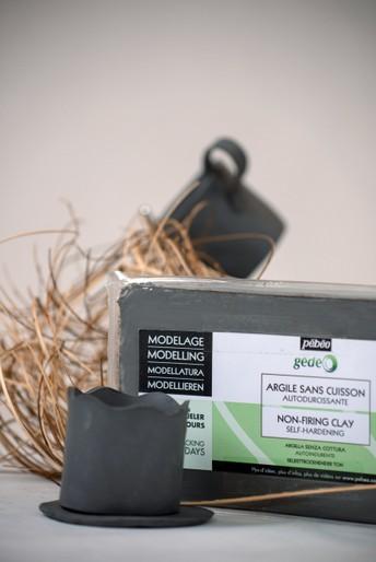 Produktbild Pebeo Gédéo Selbsttrocknender Ton Schwarz 1,5 Kg Block