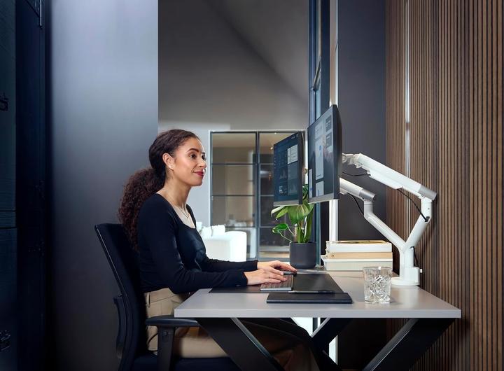 Actual product image One for All Monitor mount design dual white (Table, 35", 9 kg)