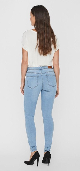 Produktbild Vero Moda VMTANYA Normal Waist Slim Fit Jeans (32)