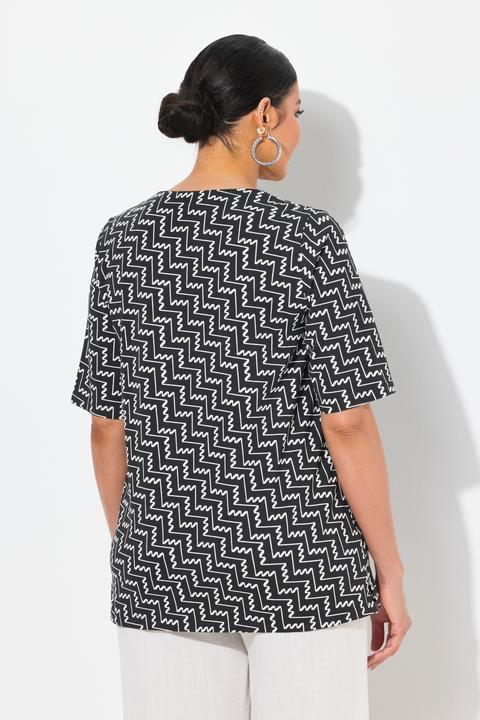 Actual product image Ulla Popken Zigzag Print Short Sleeve V-Neck Tee (46, 48)