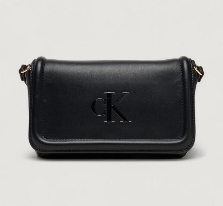 Produktbild Calvin Klein Erhobene CK Klappe Querbody