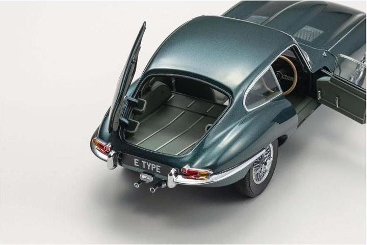 Actual product image Kyosho Jaguar Type-E 3.8L Coupe MK1 1961 Dunkelgrün, 1:18