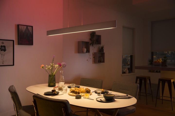 Produktbild Philips Hue Ensis (4750 lm)