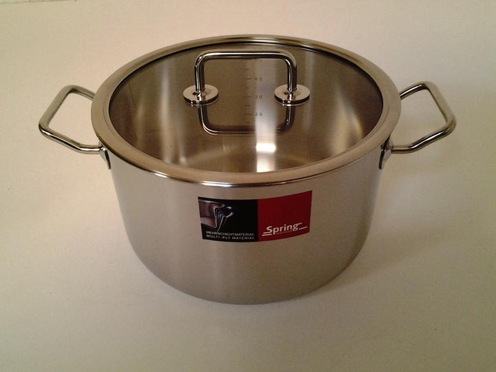 FLORINA Aluminium Pan (4 l) 24 cm I Kookpan DELUX met Glazen Deksel I Maatbeker & Krasbestendige Coating I Geschikt voor Inductiekookplaat, Gaskookplaat en Elektrische Kookplaat (Zwart