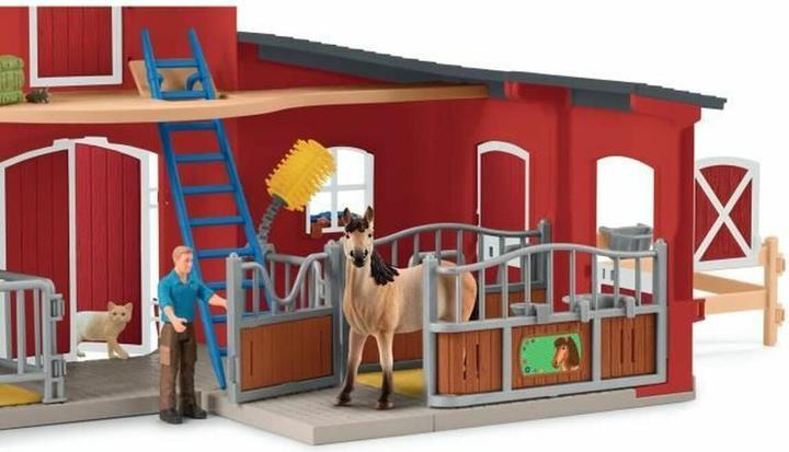 Actual product image Schleich Ponybox with mustang mare