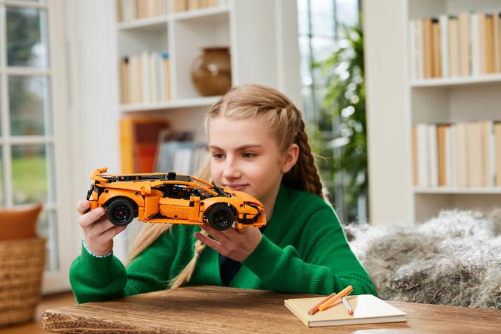 Actual product image LEGO Technic Lamborghini Huracán (42196, LEGO Technic, LEGO Rare Sets)