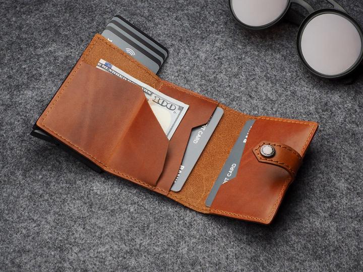 Actual product image Pularys Wallet HIKER + Keychain credit card holder