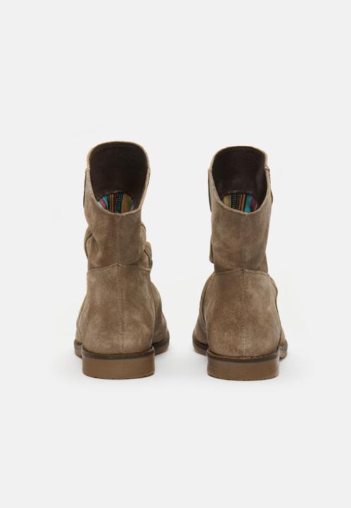 Image du produit Felmini Clash 8114, les bottines à hauteur de cheville en cuir souple avec une finition vintage