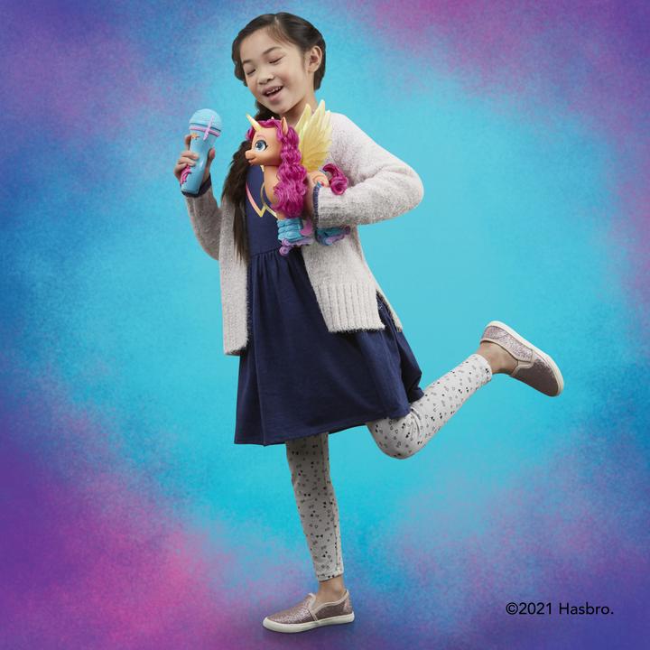 Produktbild My Little Pony A New Generation Sing- und Skatespass Sunny Starscout