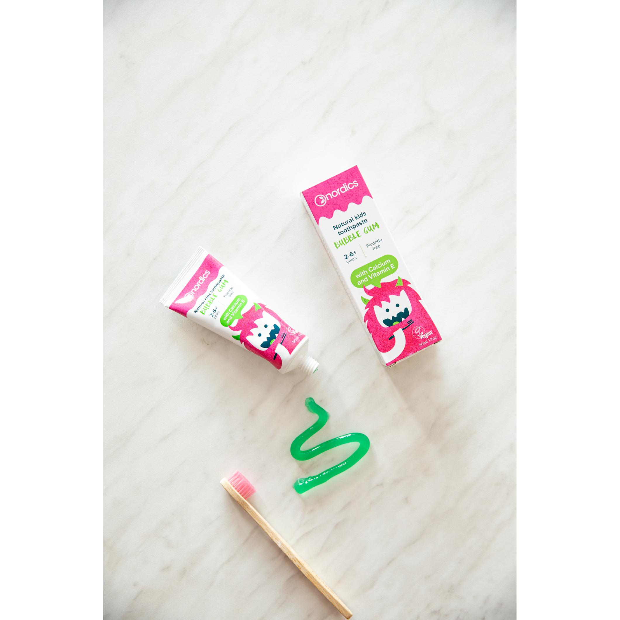 Thumbnail - Nordics, Zahnpasta, Zahnpasta Kids Bubble Gum + Öko Zahnbürste Kids Gelb