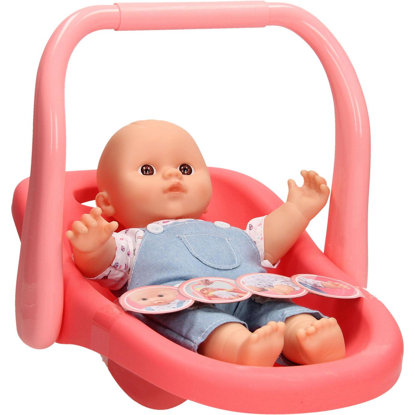 Babypuppe in Maxi Cosi