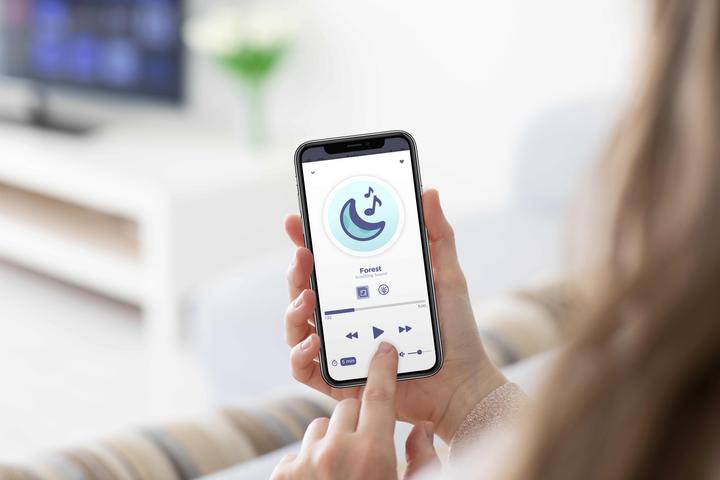 Actual product image Hubble Connected Eclipse Plus Smart Portable Soother (Video & Audio)