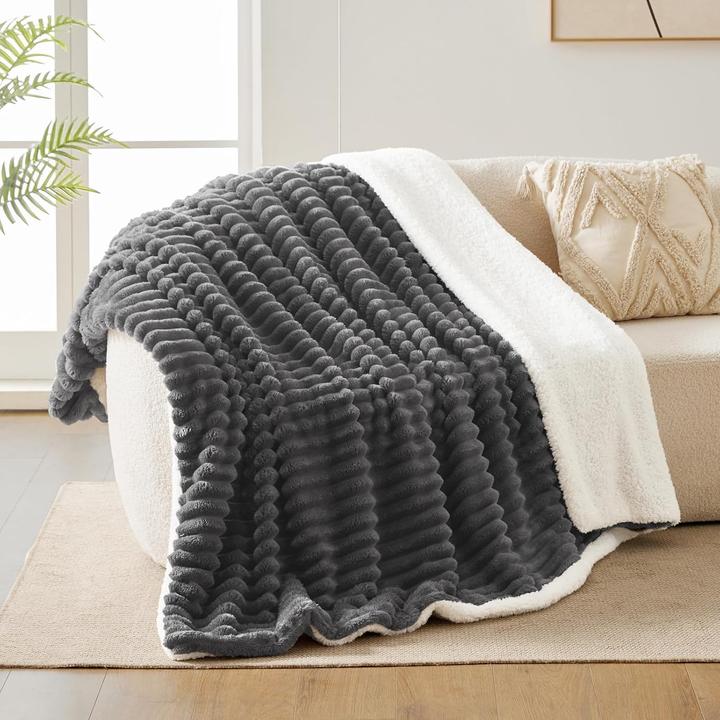 Produktbild Wave Sherpa Kuscheldecke, 220 x 240 cm