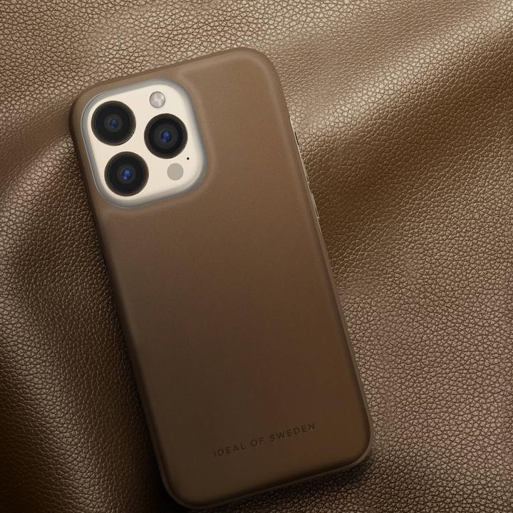 Image du produit iDeal Of Sweden Couverture rigide Designer Marron intense (Apple iPhone 13 Pro)