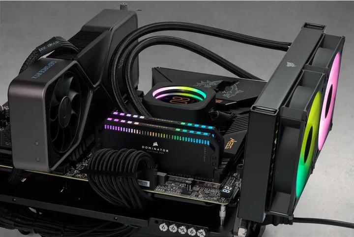 Produktbild Corsair D564GB 6000-40 Dominator Plat. bk K2 COR XMP (2 x 32GB, 6000 MHz, DDR5-RAM, DIMM)