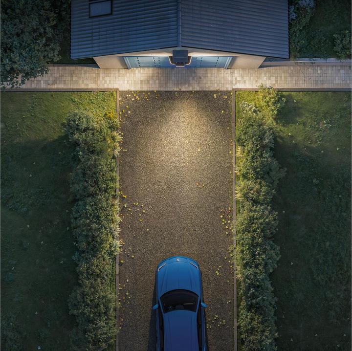 Actual product image Philips Outdoor Ultra-Efficient Solar Zyren (4000 lm, IP65)