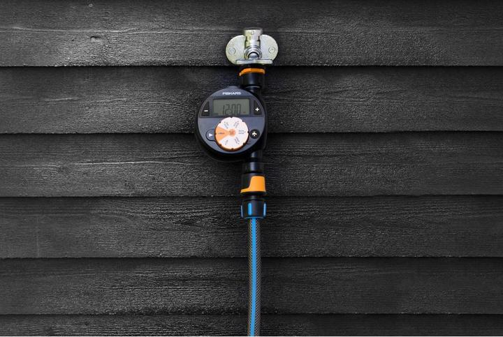 Produktbild Fiskars Zeitschaltuhr/Timer mit 1 Ausgang, Für alle gängigen Wasserhahngrössen, Leicht ablesbares LCD (Bewässerungscomputer)