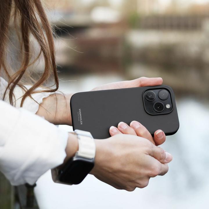 Actual product image Vonmählen Eco Silicone Case iPhone 14 schwarz (Apple iPhone 14)