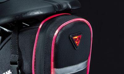Produktbild Topeak Aero Wedge iGlow Satteltasche (1.20 l, Satteltasche)