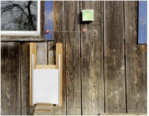 Image du produit Kerbl 70546 Kit de porte automatique pour poulets, y compris porte coulissante, 300 x 400 mm