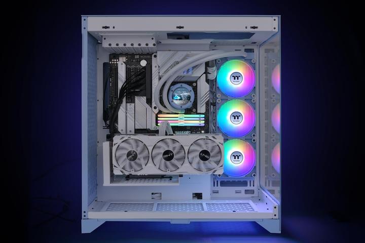 Actual product image Thermaltake Kit Watercooling Aio Th V2 Ultra Ex Sync RGB - 360mm (Bleu)