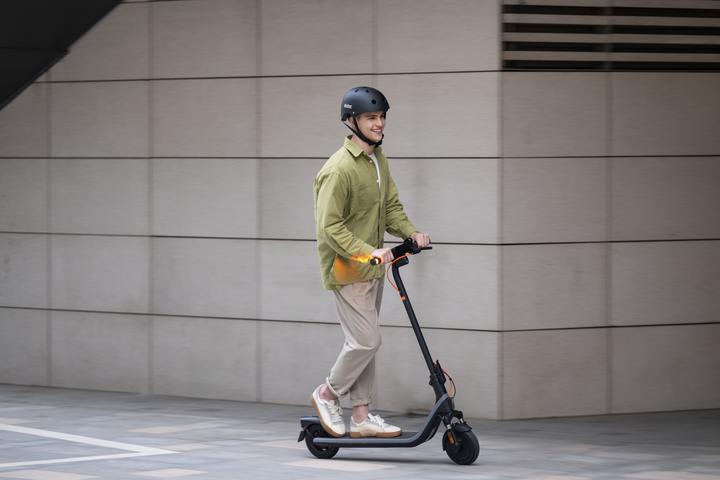 Produktbild Segway-Ninebot E2 plus II (25 km/h, 25 km, 500 W)