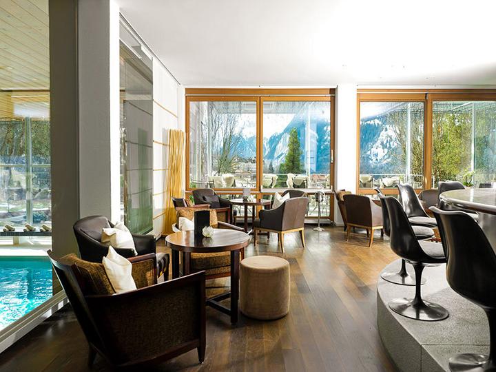 Produktbild Smartbox Wohlfühlzeit zu zweit: Wellness-Aufenthalt in den Schweizer Alpen mit Massage und Spa (2 Pers.)