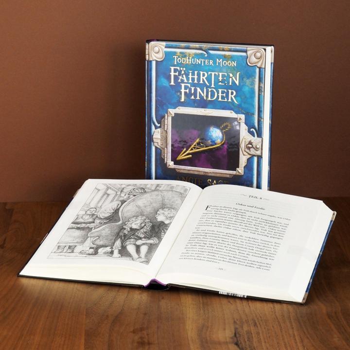 Actual product image DeathHunter Moon 01. tracker (German, Angie saga, 2017)