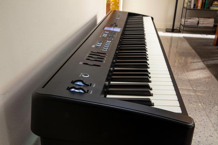 Actual product image Roland FP-E50 (88 Keys)