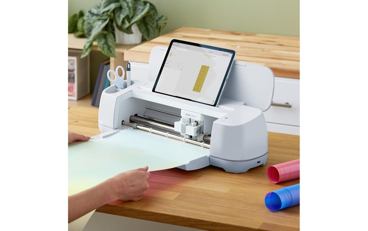 Actual product image Cricut Iron-on film Smart Holo 33 x 91 cm, 1 piece, Transblue
