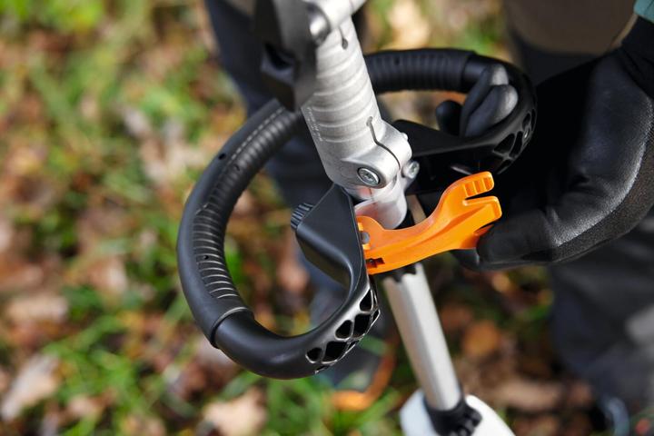 Produktbild Stihl Akku Kombimotor KMA 120 R ohne Akku und Ladegerät