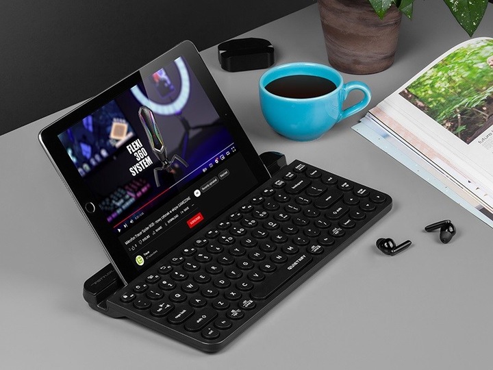Produktbild A4Tech Drahtlose Tastatur FSTYLER FBK30 Black 2.4GHz+BT (Silent) (US, Kabellos)