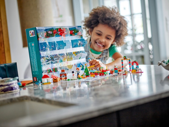 Actual product image LEGO Friends Advent Calendar 2023