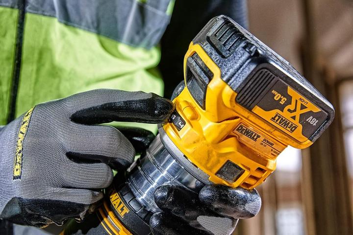 Produktbild DeWalt FRÄSMASCHINE 18V 2in1 8mm 2x5,0Ah TSTAK DCW604P2