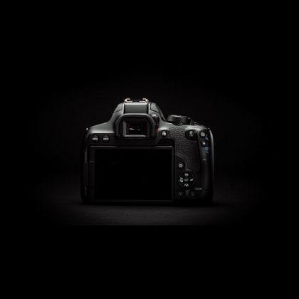 Actual product image Canon EOS 850D + EF-S 18-55mm f (18 - 55 mm, 24.20 Mpx, APS-C / DX)