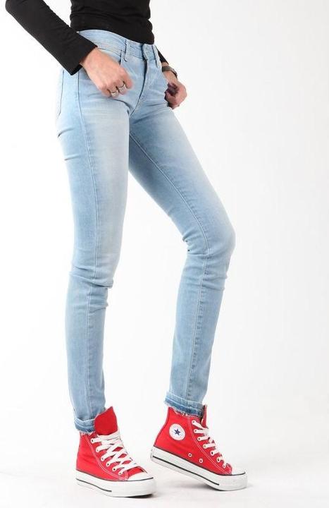 Actual product image Wrangler Skinny Jeans mit Sonnenbrand (W27/L32)
