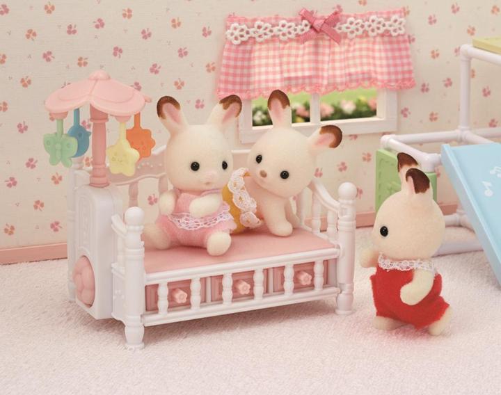 Image du produit Sylvanian Families Lit d'enfant avec mobile