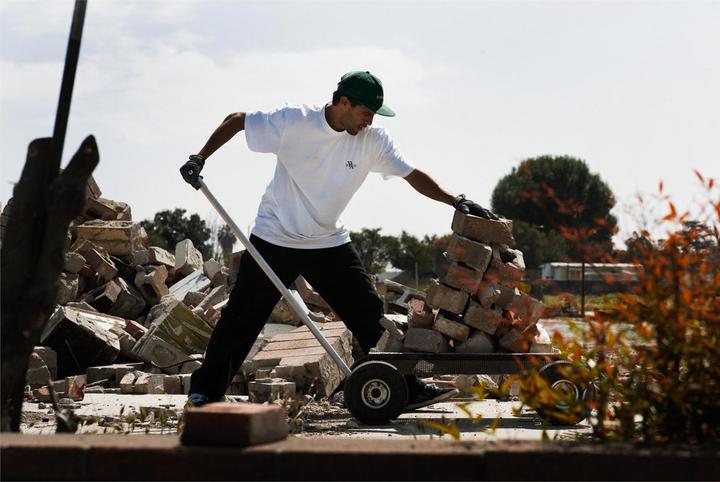 Actual product image Dickies Vincent Alvarez Graphic T-Shirt (XL)