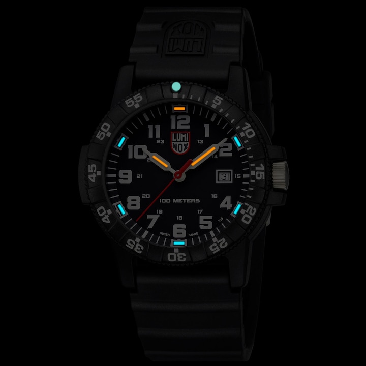 Actual product image Luminox Leatherback Sea Turtle Giant 0320 Series (Analogue wristwatch, Swiss made, 44 mm)