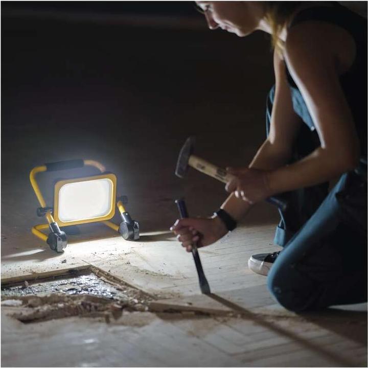Actual product image Emos Portable Rechargeable LED Floodlight ACCO 30W cool white (21.90 cm, 3000 lm)