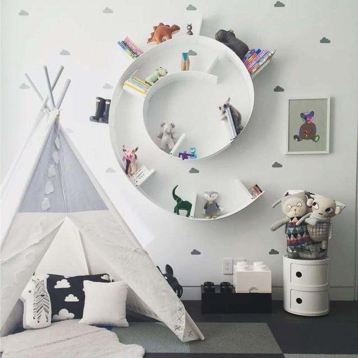 Actual product image Kartell Bookworm (520 x 20 x 19 cm)